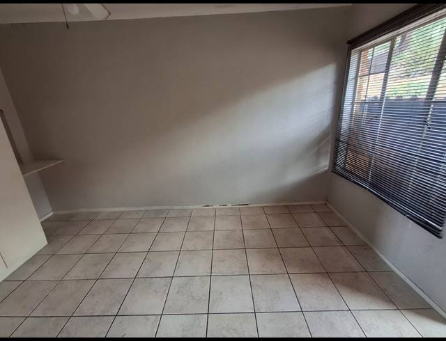 3 BEDROOM TOWNHOUSE FOR SALE IN SAFARI GARDENS